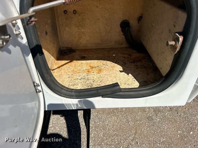 image for item EG1115 2009 GMC C8500 bucket truck