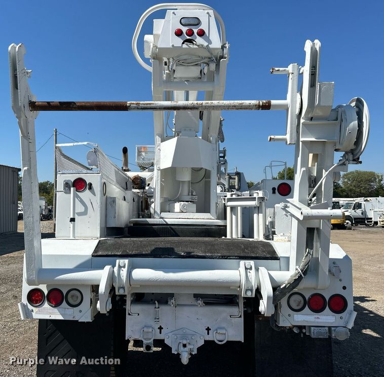 image for item EG1115 2009 GMC C8500 bucket truck
