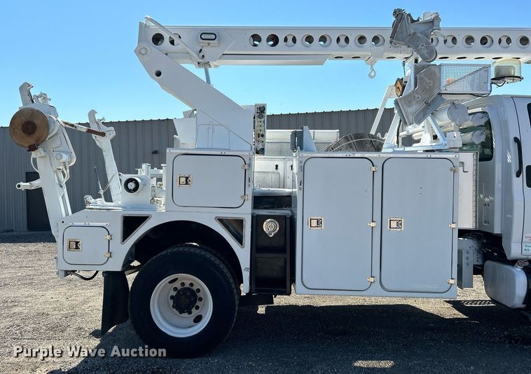 image for item EG1115 2009 GMC C8500 bucket truck