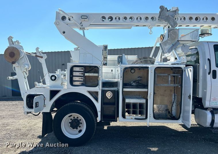image for item EG1115 2009 GMC C8500 bucket truck