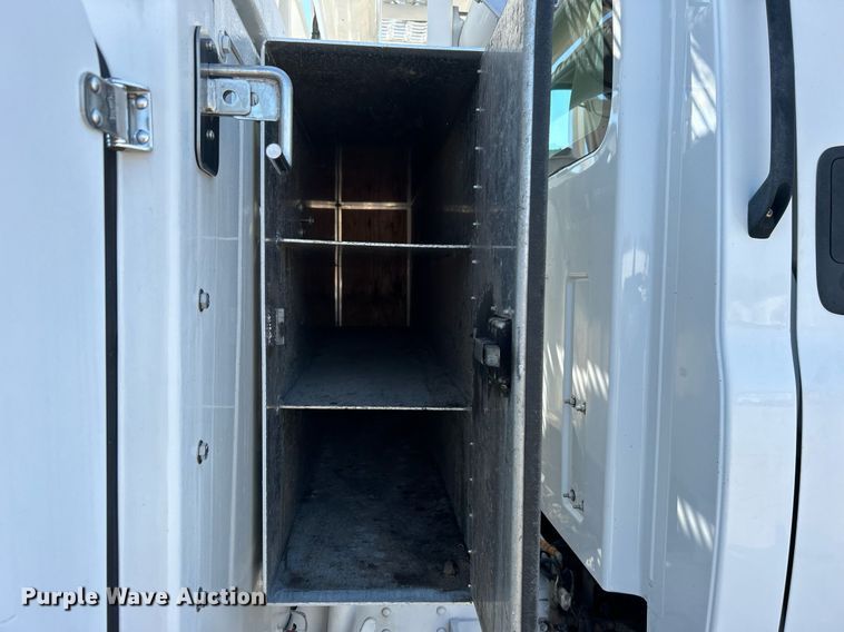 image for item EG1115 2009 GMC C8500 bucket truck