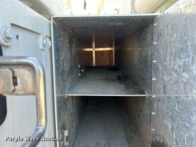 image for item EG1115 2009 GMC C8500 bucket truck