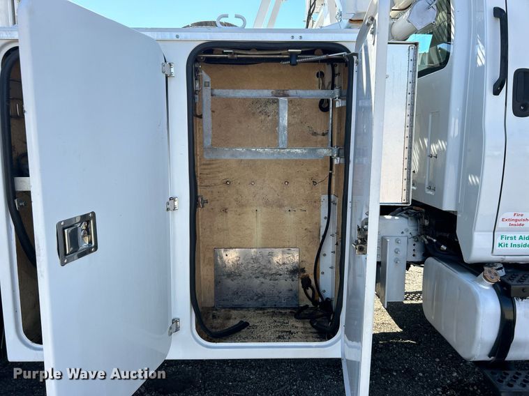 image for item EG1115 2009 GMC C8500 bucket truck