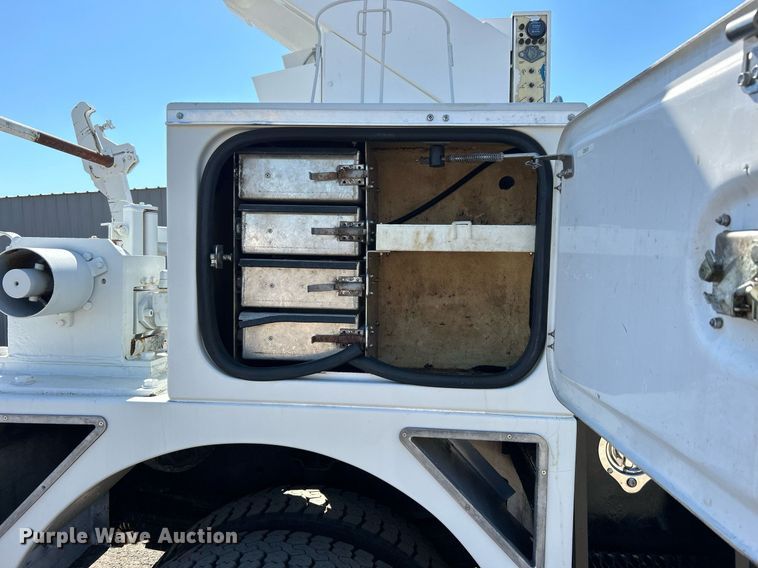 image for item EG1115 2009 GMC C8500 bucket truck