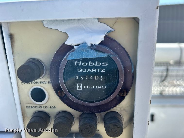 image for item EG1115 2009 GMC C8500 bucket truck