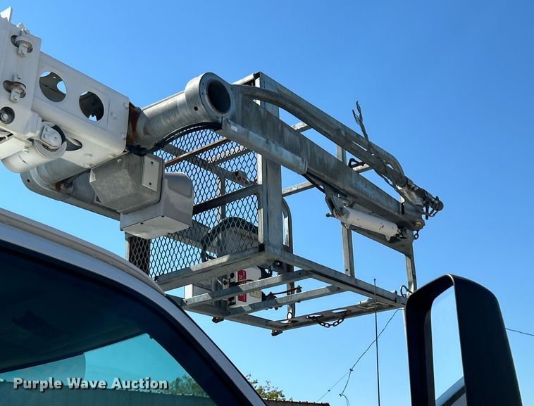 image for item EG1115 2009 GMC C8500 bucket truck