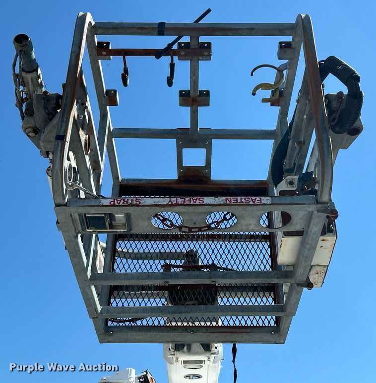 image for item EG1115 2009 GMC C8500 bucket truck