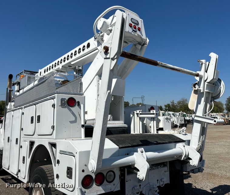 image for item EG1115 2009 GMC C8500 bucket truck
