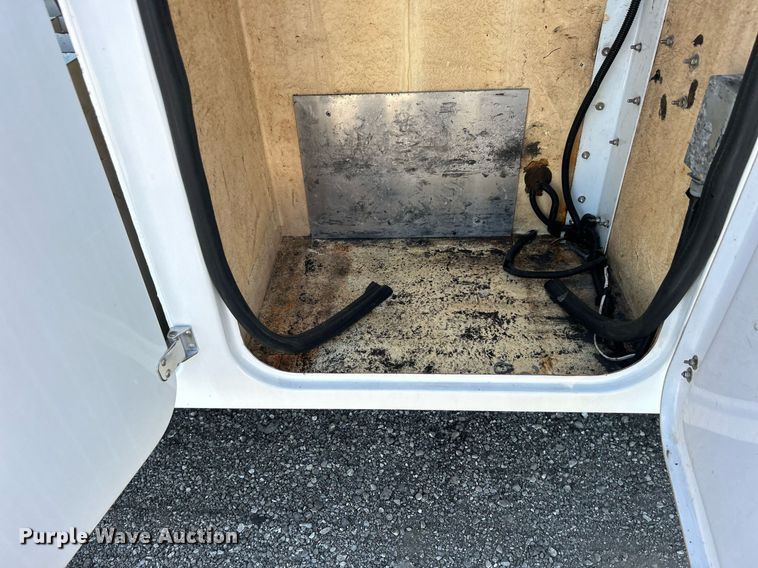 image for item EG1115 2009 GMC C8500 bucket truck