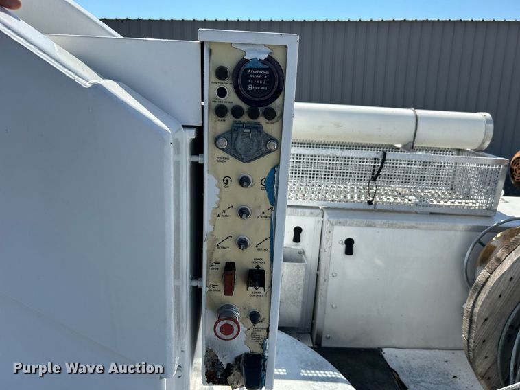 image for item EG1115 2009 GMC C8500 bucket truck