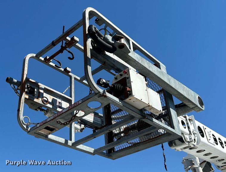 image for item EG1115 2009 GMC C8500 bucket truck