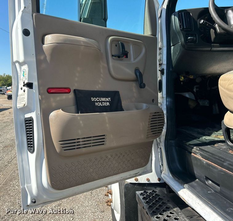 image for item EG1115 2009 GMC C8500 bucket truck