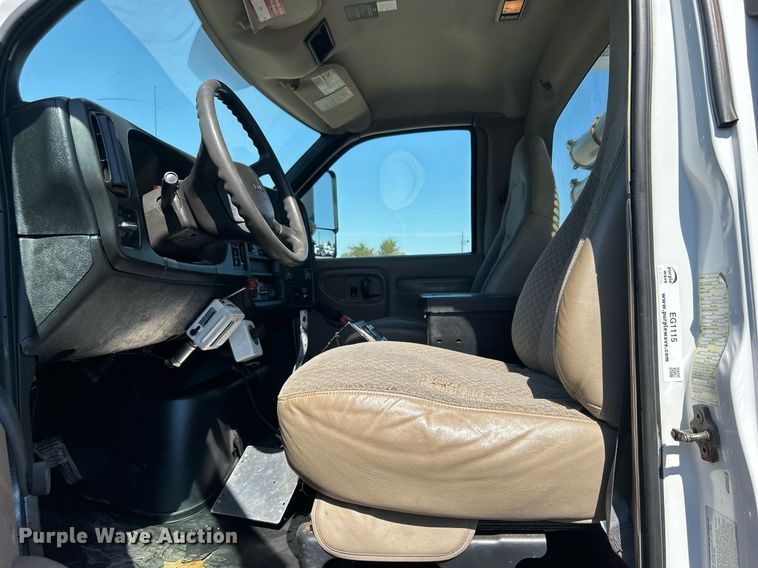 image for item EG1115 2009 GMC C8500 bucket truck