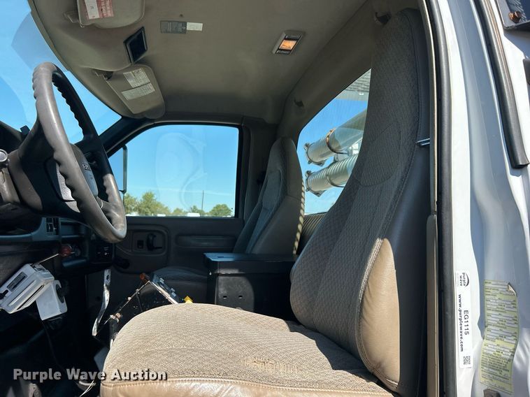 image for item EG1115 2009 GMC C8500 bucket truck