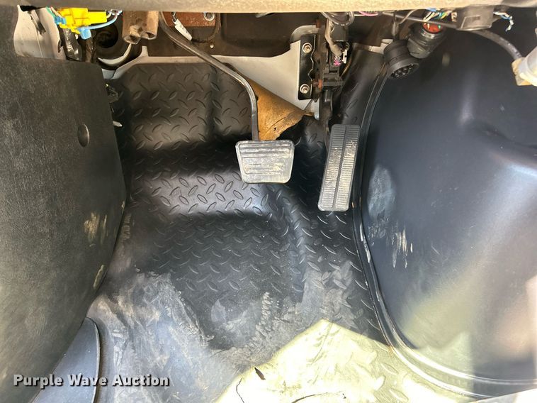 image for item EG1115 2009 GMC C8500 bucket truck