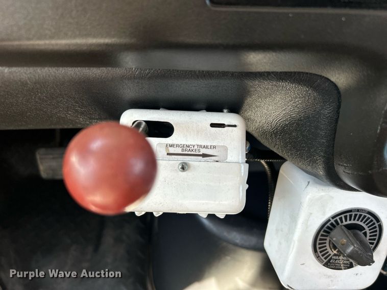 image for item EG1115 2009 GMC C8500 bucket truck