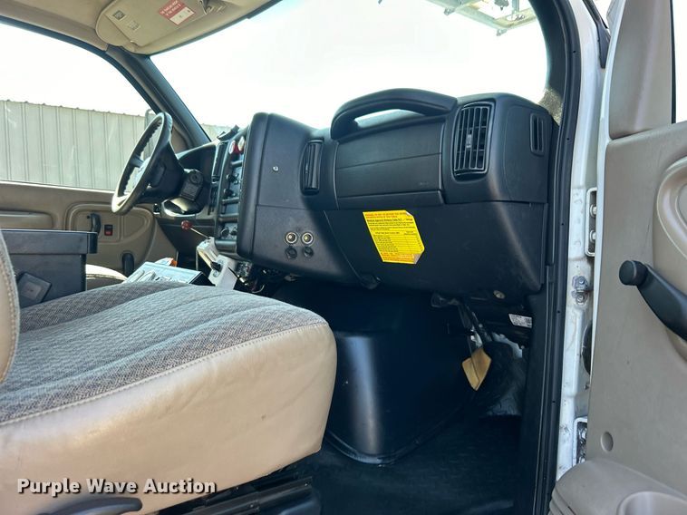 image for item EG1115 2009 GMC C8500 bucket truck