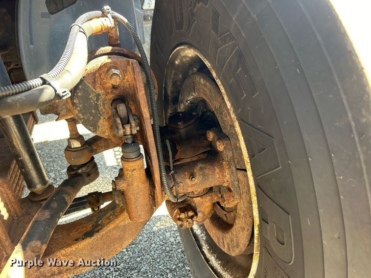 image for item EG1115 2009 GMC C8500 bucket truck