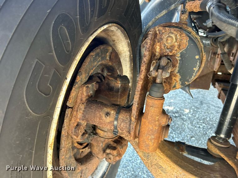 image for item EG1115 2009 GMC C8500 bucket truck