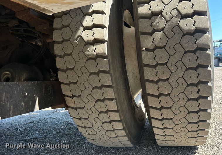 image for item EG1115 2009 GMC C8500 bucket truck