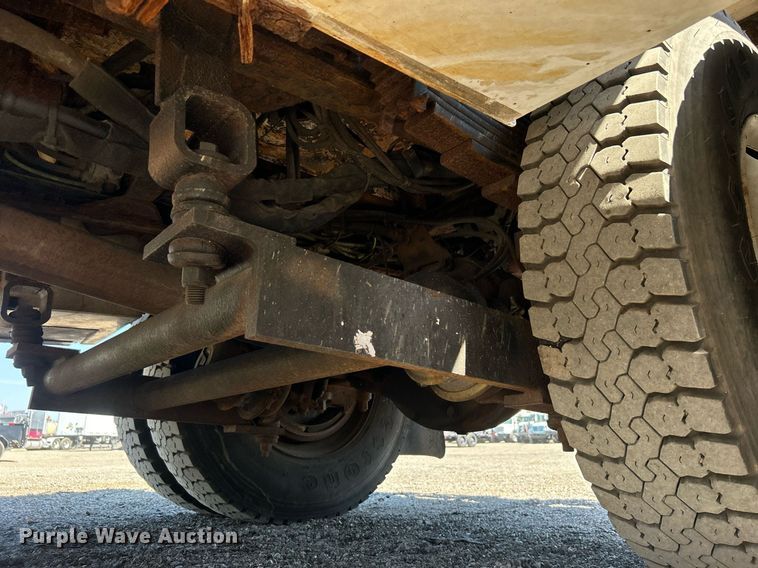 image for item EG1115 2009 GMC C8500 bucket truck