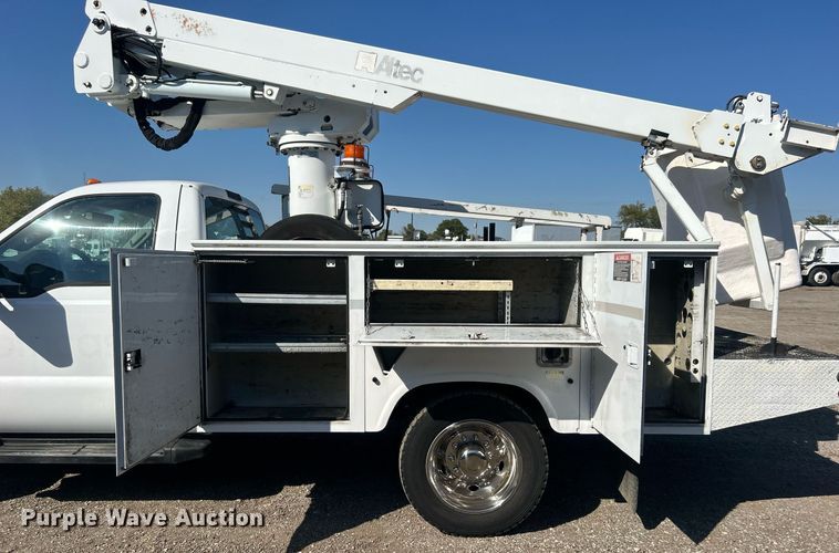 image for item EG1125 2008 Ford F450 Super Duty XL bucket truck