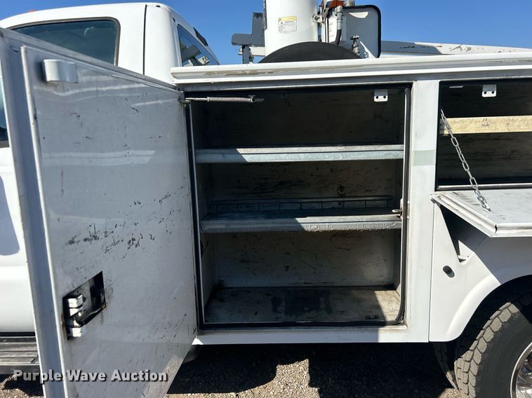 image for item EG1125 2008 Ford F450 Super Duty XL bucket truck