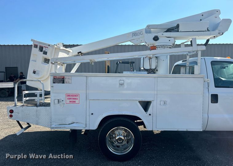 image for item EG1125 2008 Ford F450 Super Duty XL bucket truck