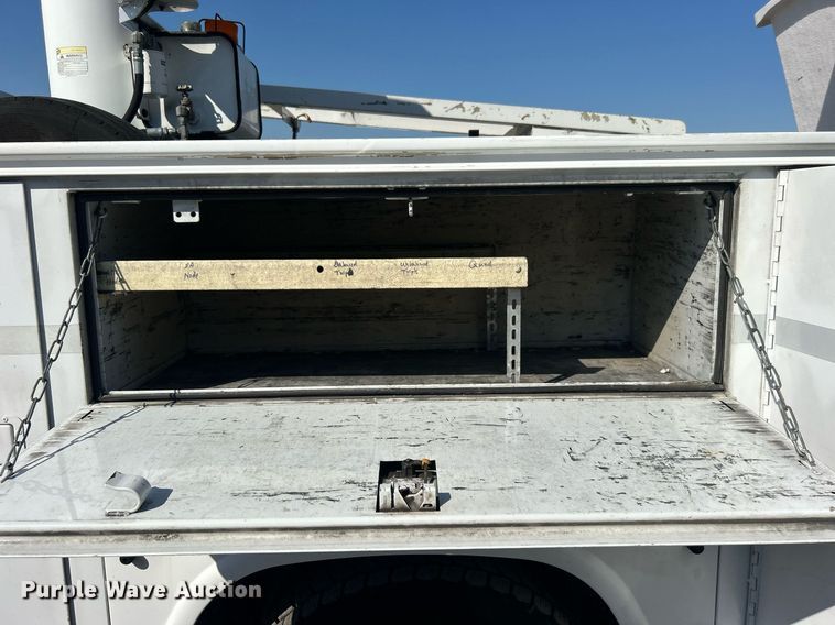 image for item EG1125 2008 Ford F450 Super Duty XL bucket truck