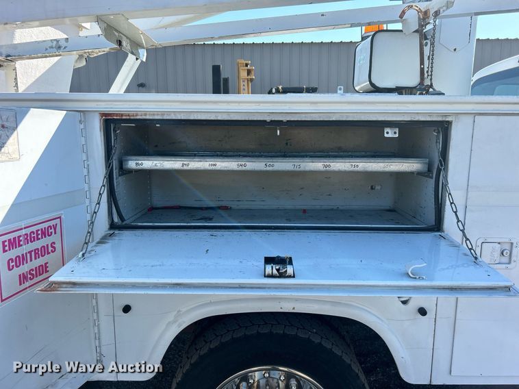 image for item EG1125 2008 Ford F450 Super Duty XL bucket truck