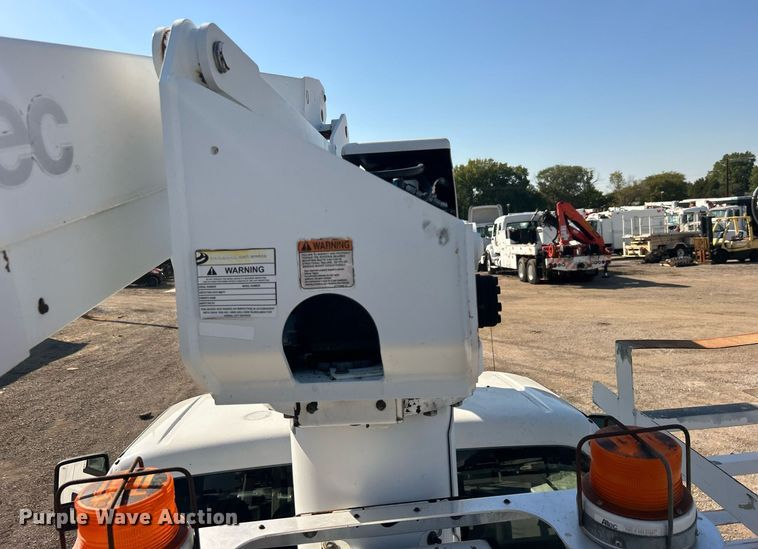 image for item EG1125 2008 Ford F450 Super Duty XL bucket truck