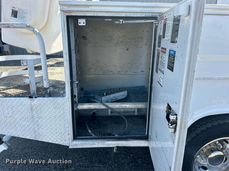 image for item EG1125 2008 Ford F450 Super Duty XL bucket truck