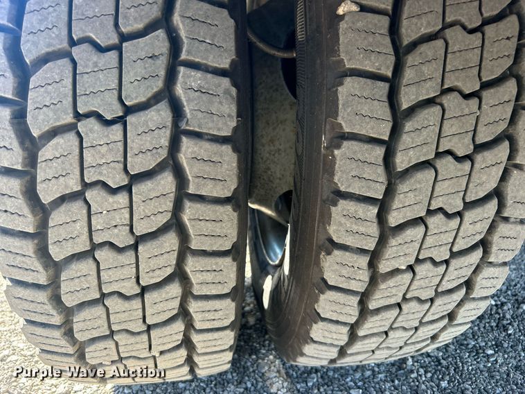 image for item EG1125 2008 Ford F450 Super Duty XL bucket truck