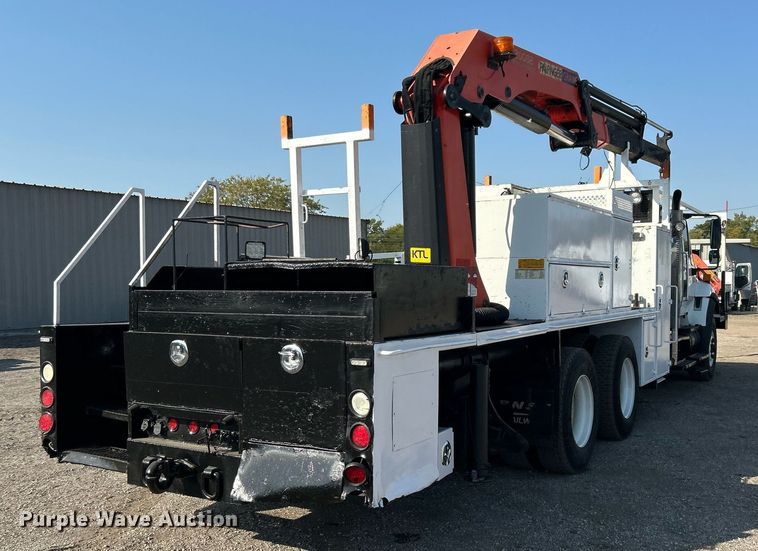 image for item EG1132 2009 International  7500 Crew Cab crane truck