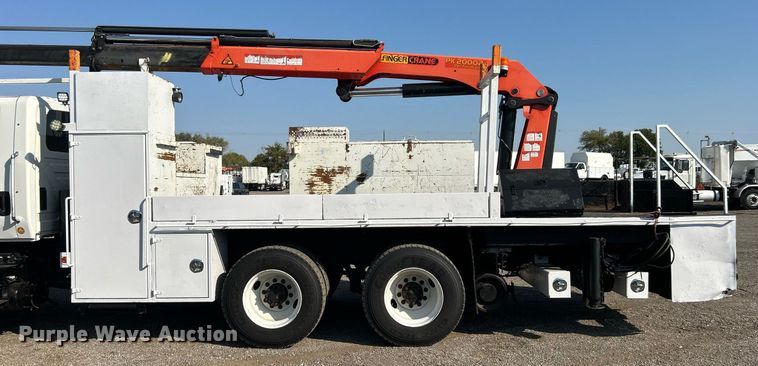 image for item EG1132 2009 International  7500 Crew Cab crane truck