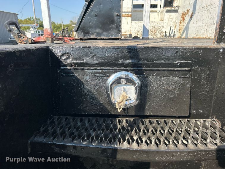 image for item EG1132 2009 International  7500 Crew Cab crane truck