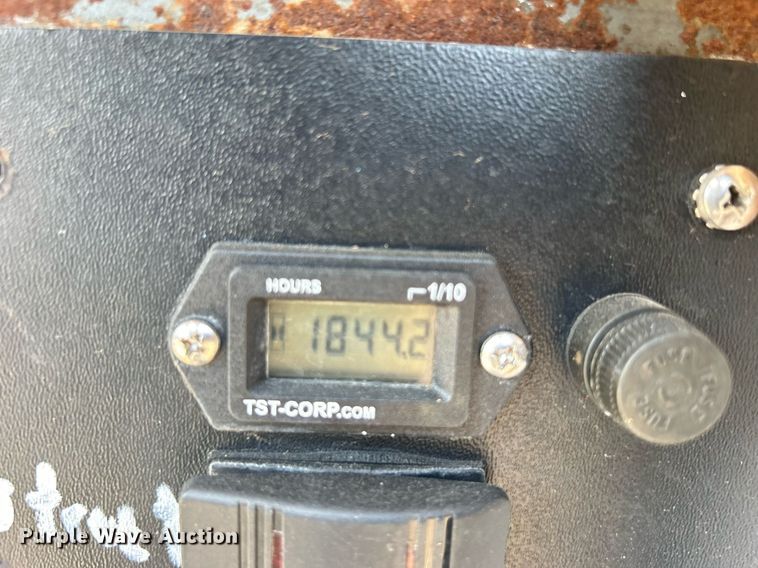 image for item EG1132 2009 International  7500 Crew Cab crane truck