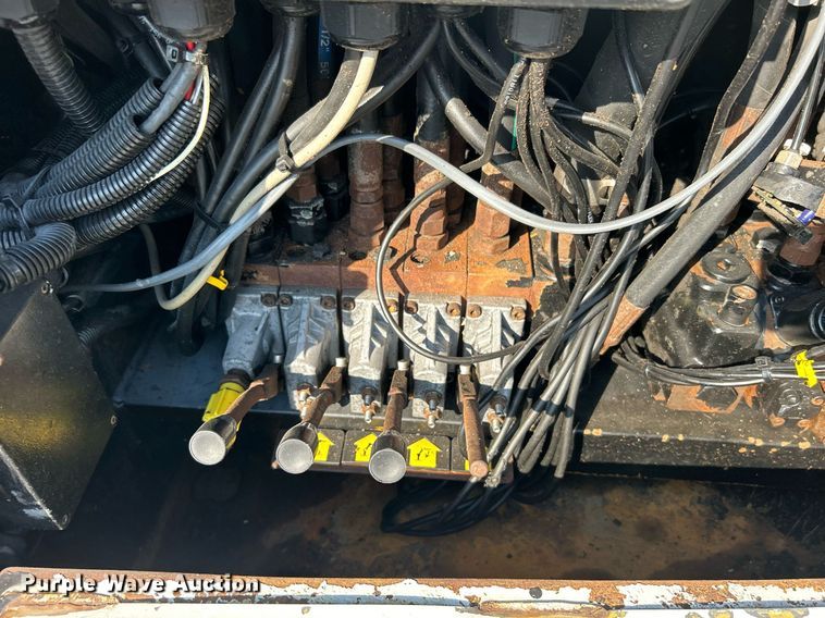 image for item EG1132 2009 International  7500 Crew Cab crane truck