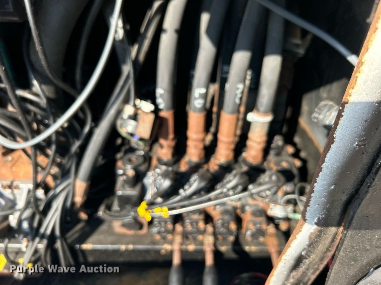 image for item EG1132 2009 International  7500 Crew Cab crane truck