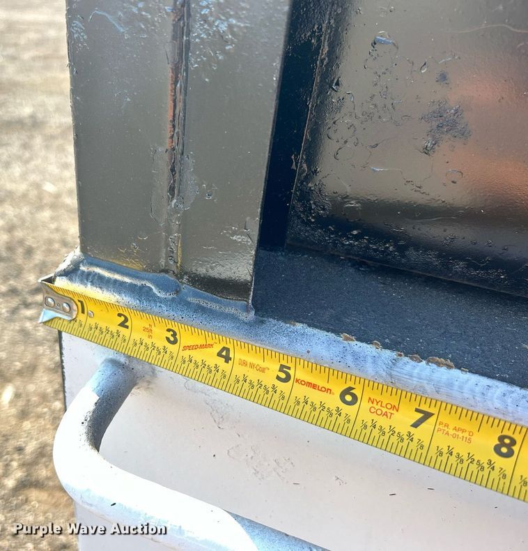 image for item EG1132 2009 International  7500 Crew Cab crane truck