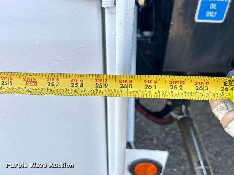 image for item EG1132 2009 International  7500 Crew Cab crane truck