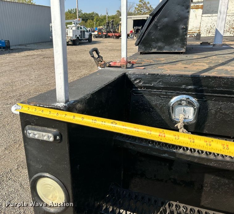 image for item EG1132 2009 International  7500 Crew Cab crane truck