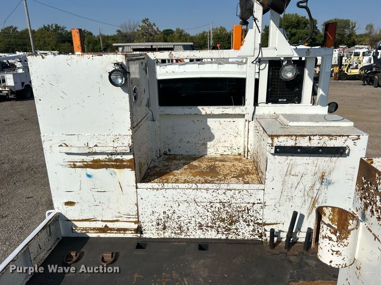 image for item EG1132 2009 International  7500 Crew Cab crane truck