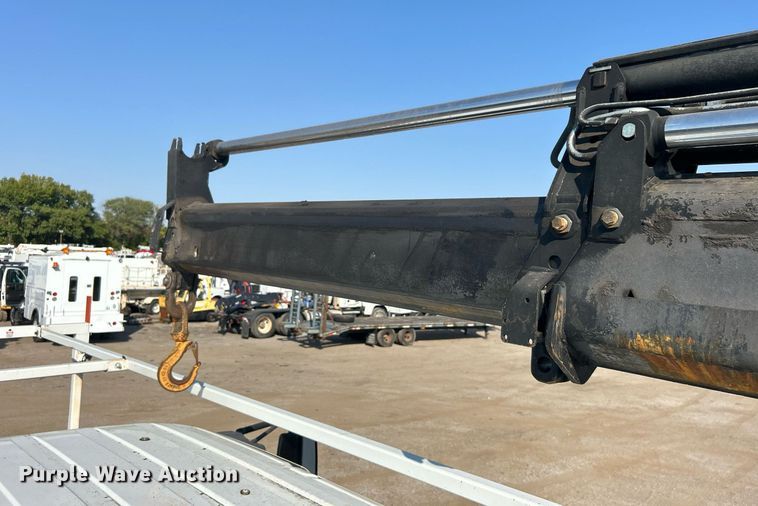 image for item EG1132 2009 International  7500 Crew Cab crane truck