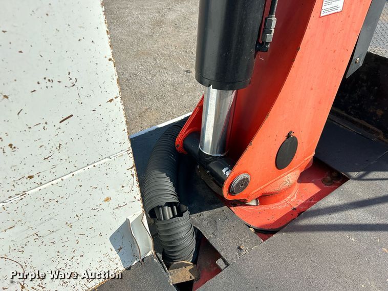 image for item EG1132 2009 International  7500 Crew Cab crane truck