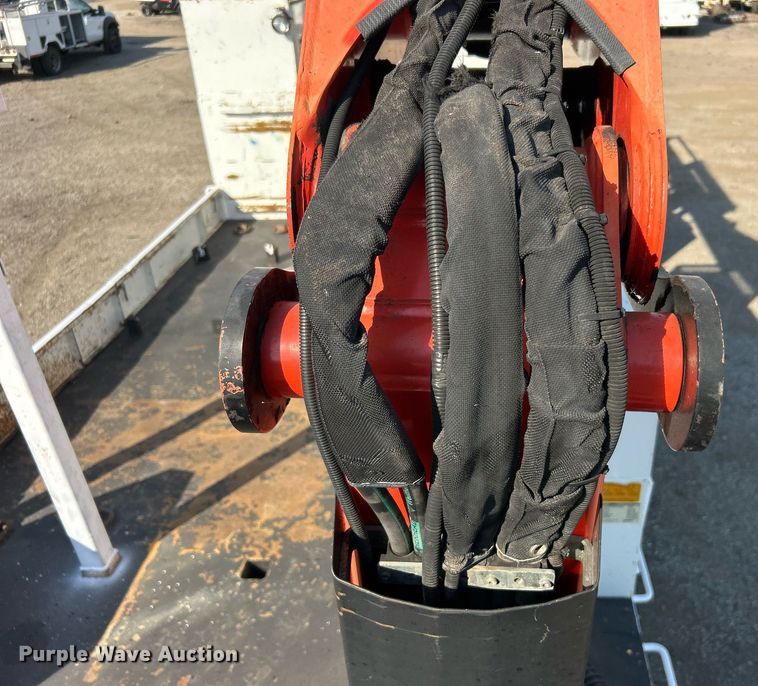 image for item EG1132 2009 International  7500 Crew Cab crane truck