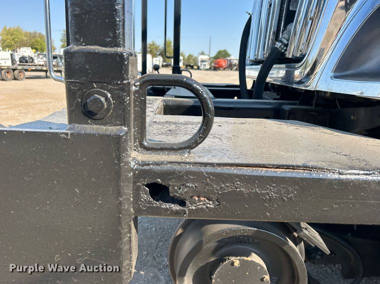 image for item EG1132 2009 International  7500 Crew Cab crane truck