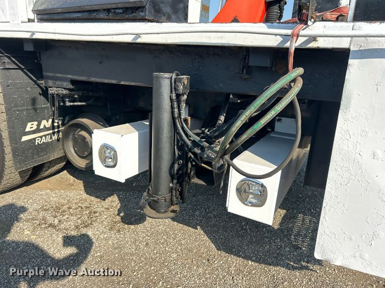 image for item EG1132 2009 International  7500 Crew Cab crane truck