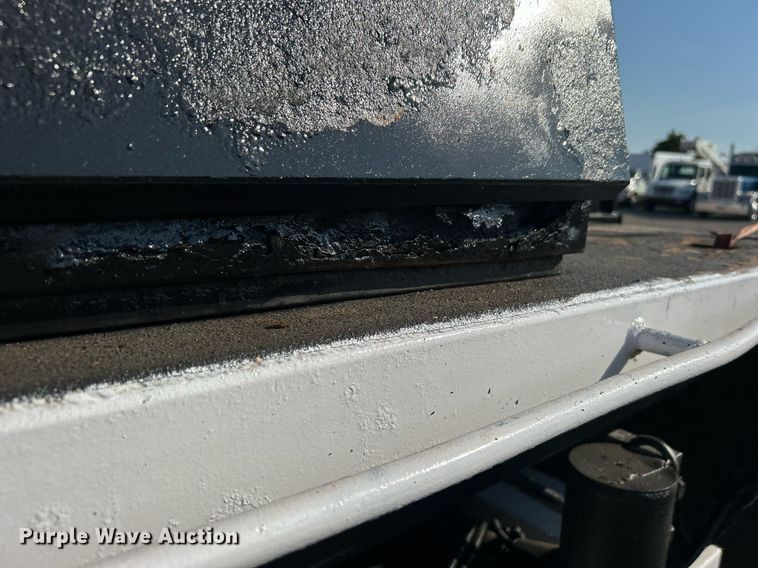 image for item EG1132 2009 International  7500 Crew Cab crane truck