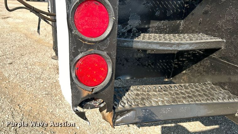 image for item EG1132 2009 International  7500 Crew Cab crane truck